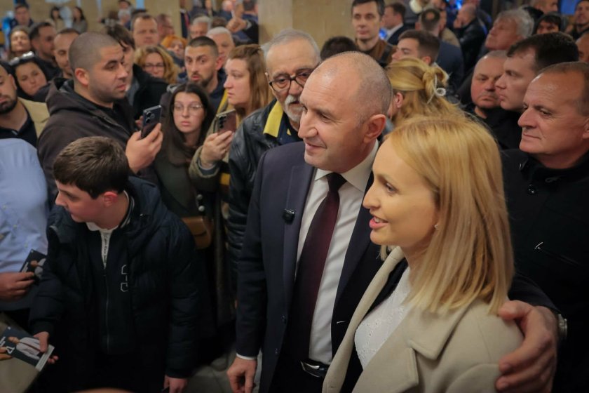 Половин милион евро от фенове на Радев за кампанията му, но без декларация за произхода на средствата