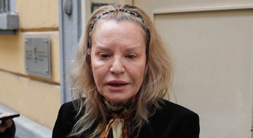 Трупата на клоуна Пеевски остана без Ментата, Стефка Костадинова и наложницата му Ертен Анисова!