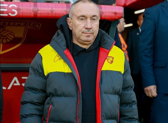 Мъри Стоилов се предава: Треньорът се чувства напълно смазан от бруталната работа в „Гьозтепе“