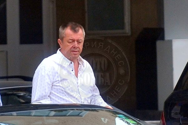 Арестуваният в Белград Стоян Мавродиев си купил имение в София с рушвет от Румен Вълка