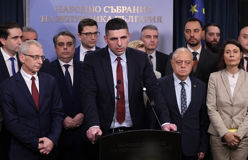 България затънала в проблеми, „демократите“ се заеха с… ЛГБТ