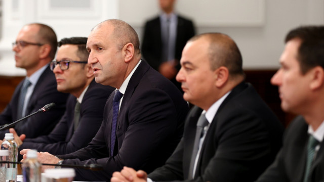 Веригите обещаха на среща с Радев поне 6 месеца да продават с до 30% по-евтино основни храни