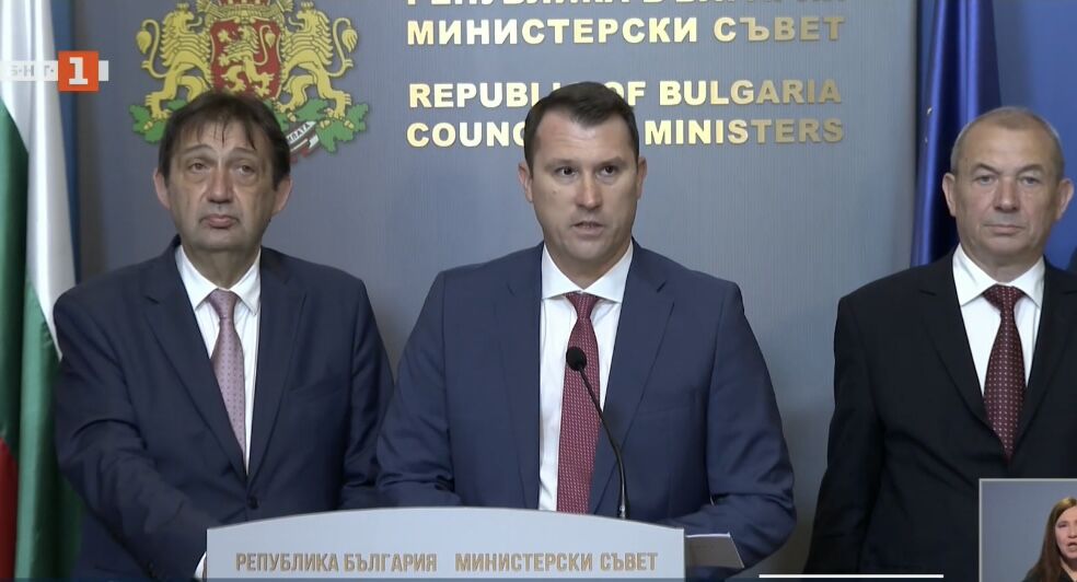 Кабинетът със спешни мерки срещу водната криза в Плевен и други части на България!