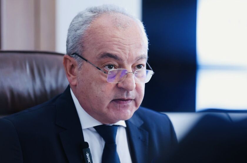 Крадците от Сглобката врещят срещу Гълъба “дръжте крадеца” за Бюджет 2026 с тройно по-нисък външен дълг!