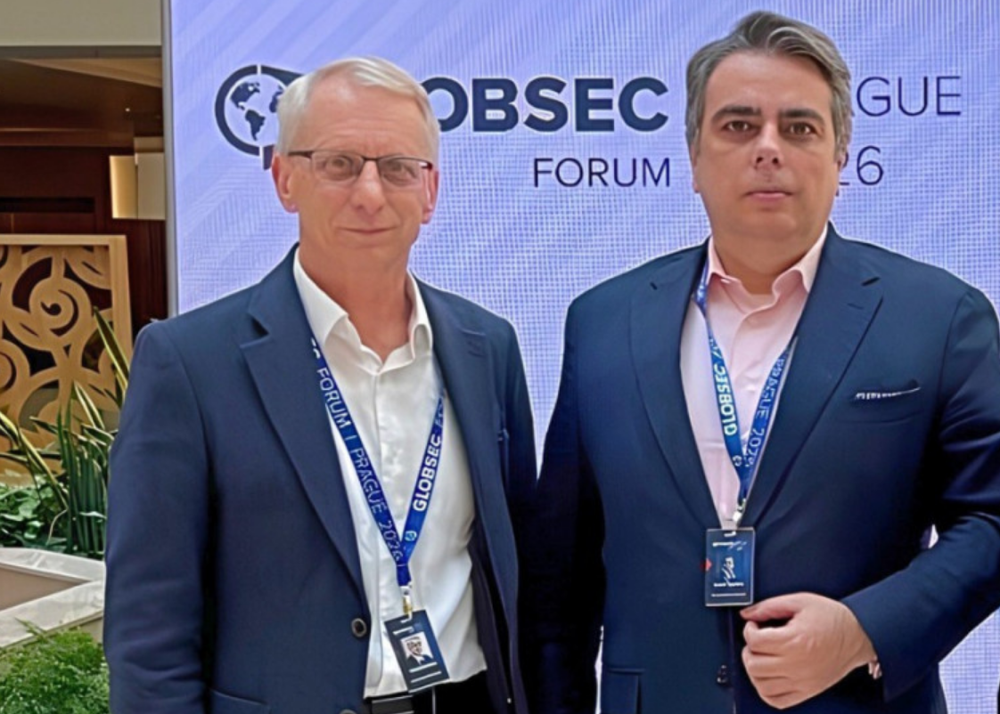 Очарован от визията на Атанас Гюров, Асен Василев сваля килограми с инжекции