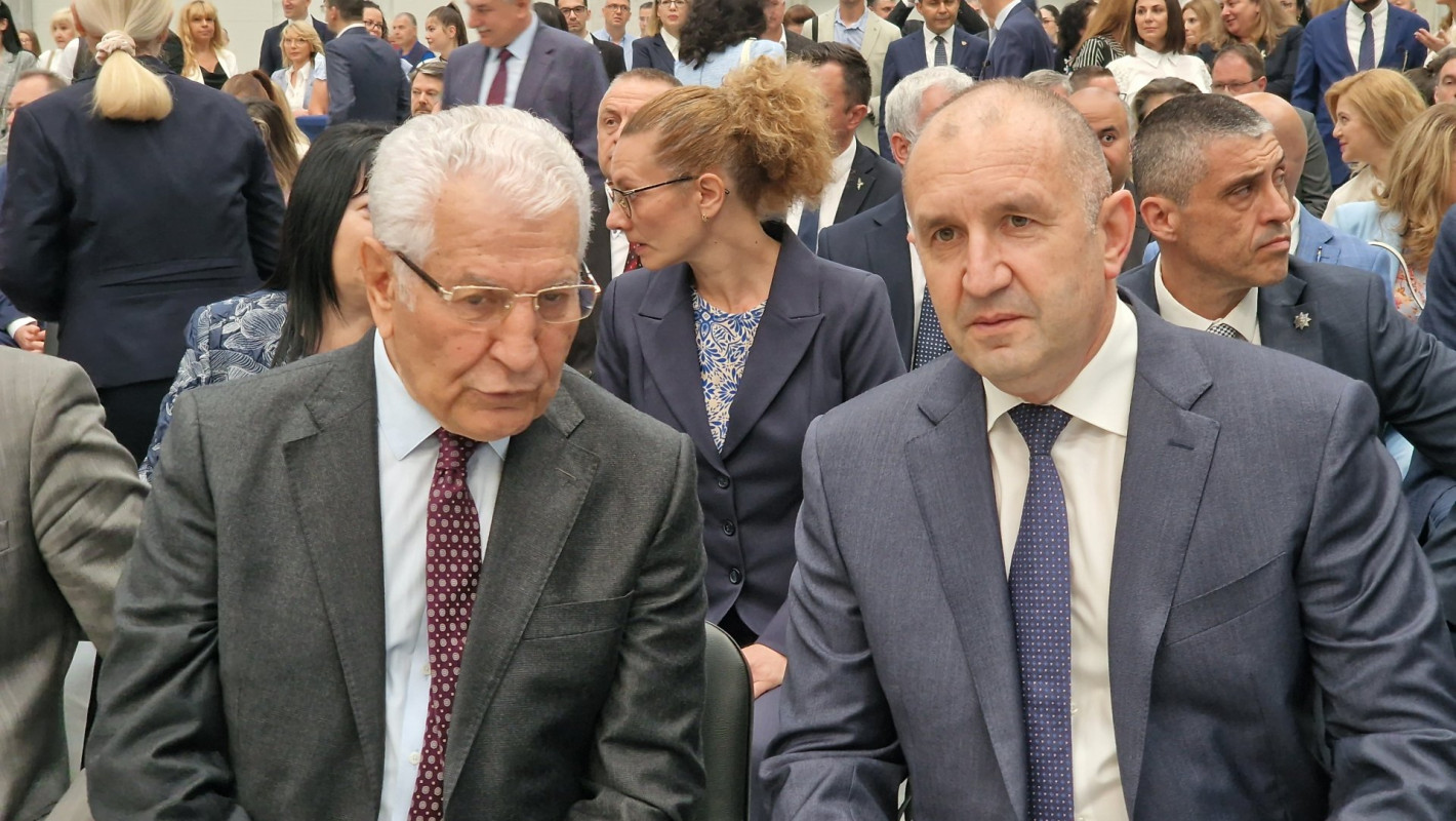 Радев: Пари в хазната няма, думите на Борисов за „Боташ“ са като слуховете за пантерата в Шумен