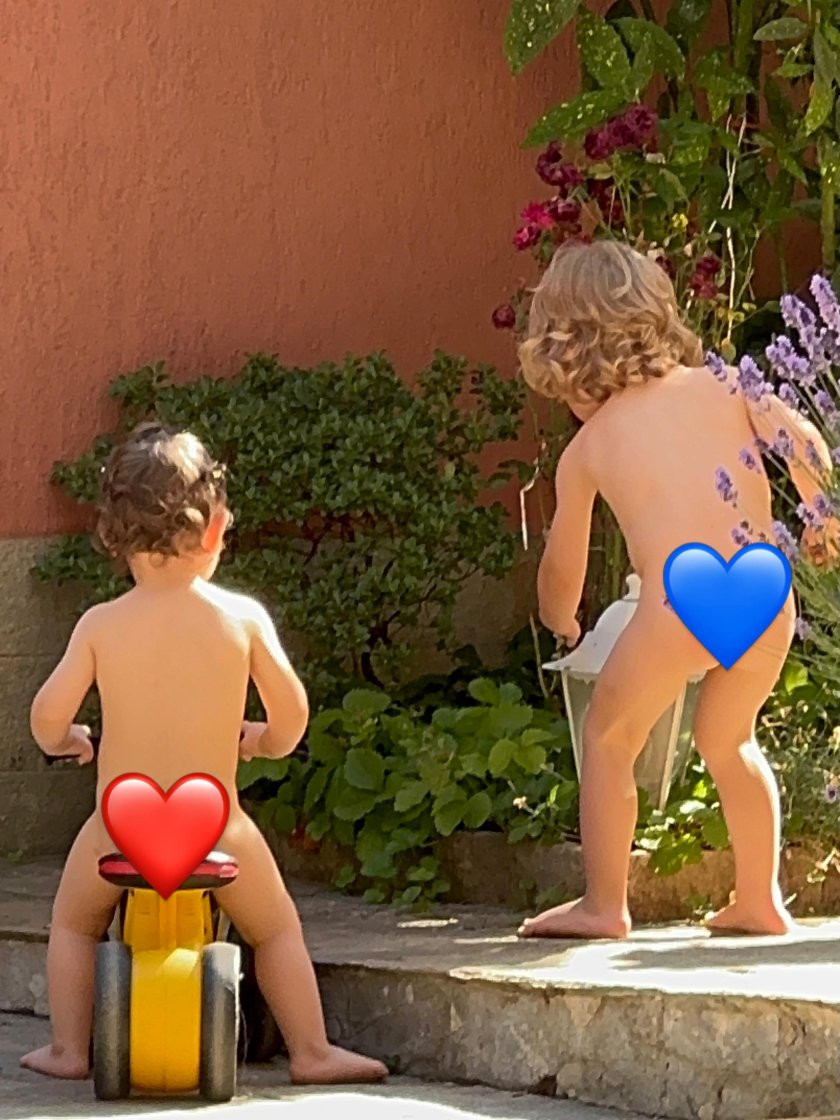 ТРУС!! Камелия си пусна децата чисто г@ли в мрежата, потребителите я ПОПИЛЯХА! (ВИЖ ТУК)