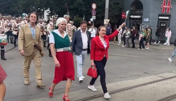 ШОК ВИДЕО: Пияната Калина поведе хомофобското „Шествие за семейството“