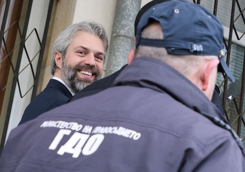 Резил в Narod.bg: Благомир Коцев се отрече от семейството си заради 380 000 лева глоба