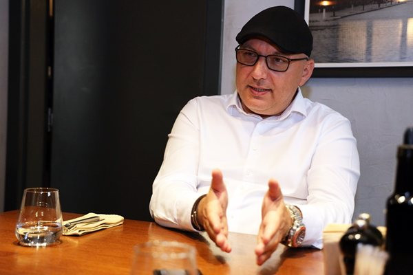 Бащата на Иван Манчев го спасил от автосервиза, изпращайки го в кулинарията