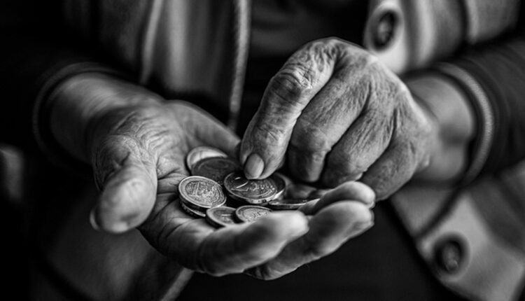 Драма с пенсиите на 810 000 българи