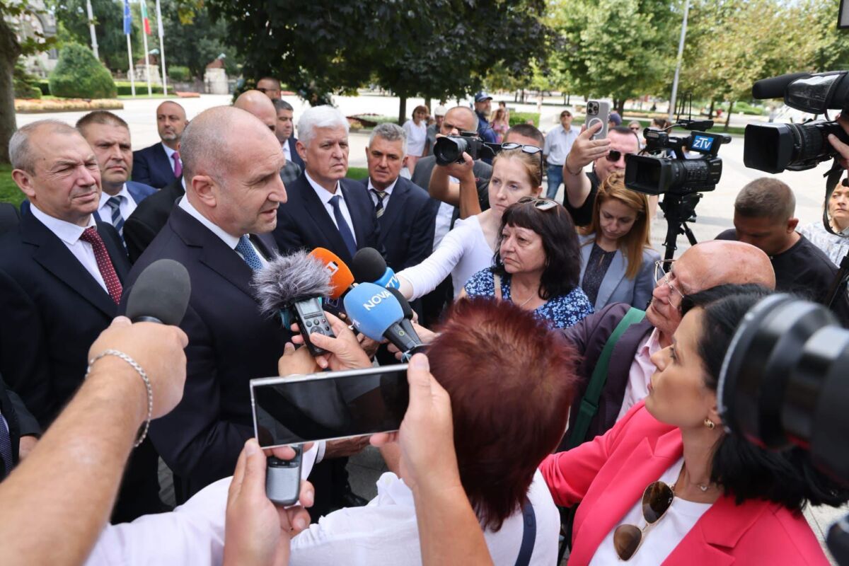 И за кое не е прав Румен Радев, че олигархията и мафията е вън от политическата власт?!