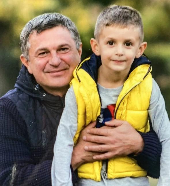Камен Воденичаров е като баща за сирака на Милен Цветков! Телевизионерите са близки приятели още от училищ