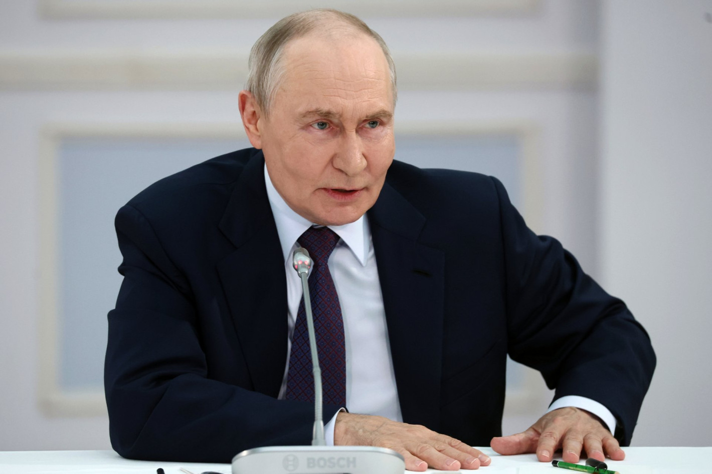 Путин: НАТО създава напрежение в Арктика, ще има отговор за задържаните от ЕС кораби