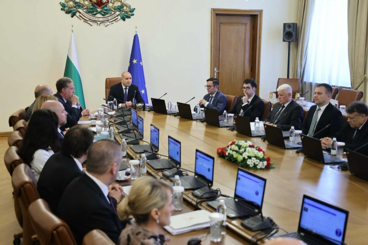 Румен Радев размаза тия с прякорите: Акцията на МВР в мафиотското свърталище в Драгалевци е само началото! Вече няма недосегаеми