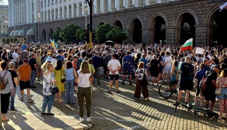 15 септември посреща властта с протест срещу кабинета