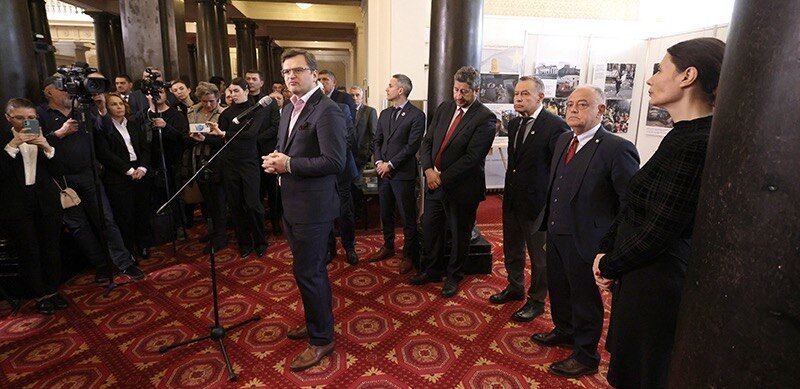 Бивш украински министър и жълтопаветните либерали от ПП и ДБ в активно мероприятия срещу България, за да натопят Йотова!