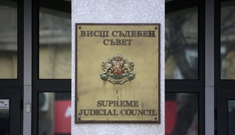 ВВС не плаща 1,6 млн. за смет и данък сгради
