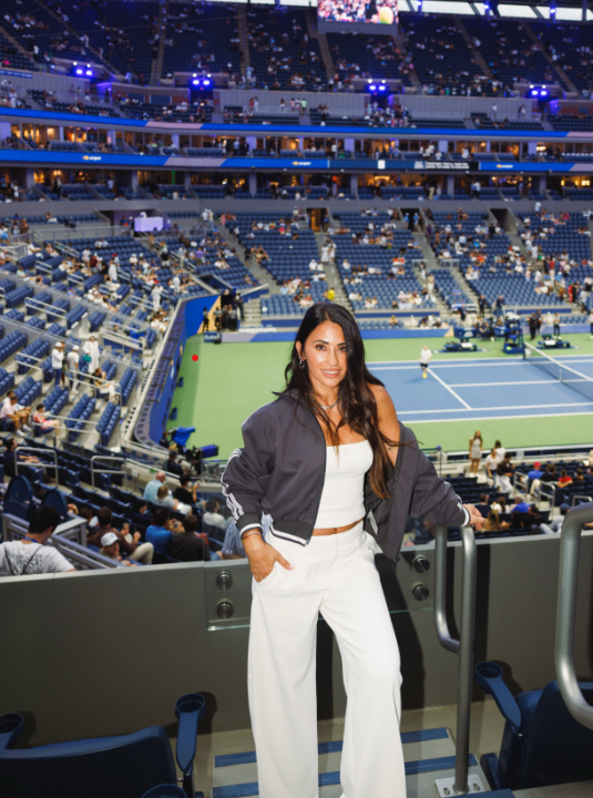 Съпругата на Меси прикова погледите на US Open в Ню Йорк