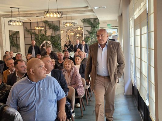 Бойко Борисов взриви: Вторият кораб превозвал войска!