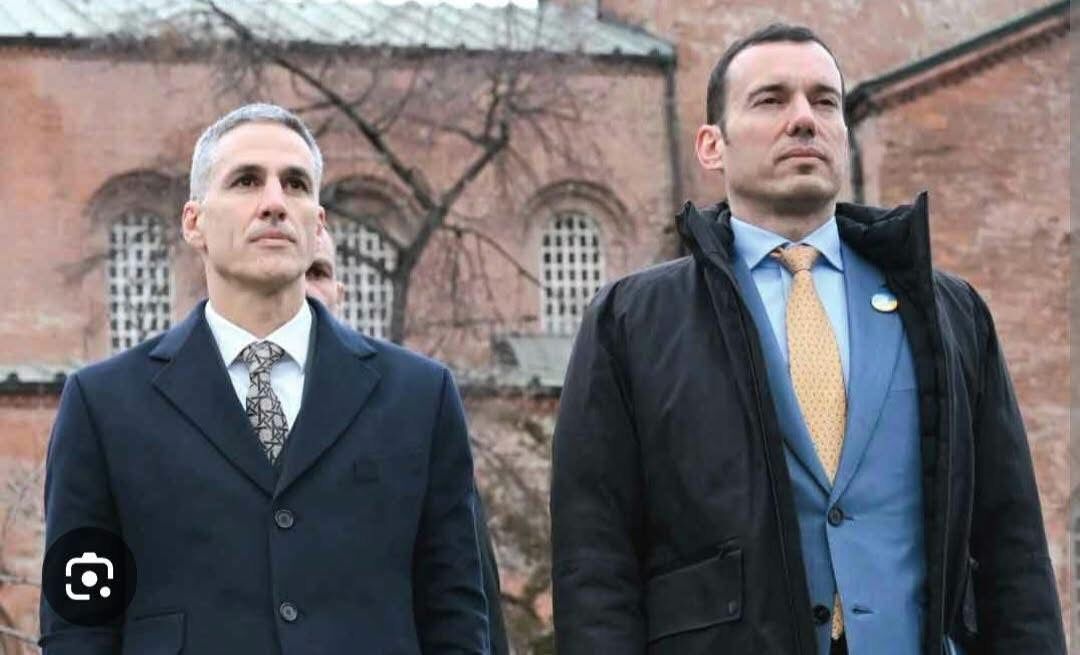 Бойко Борисов подкрепя на думи Гюров, а на дело – гласува за Йотова