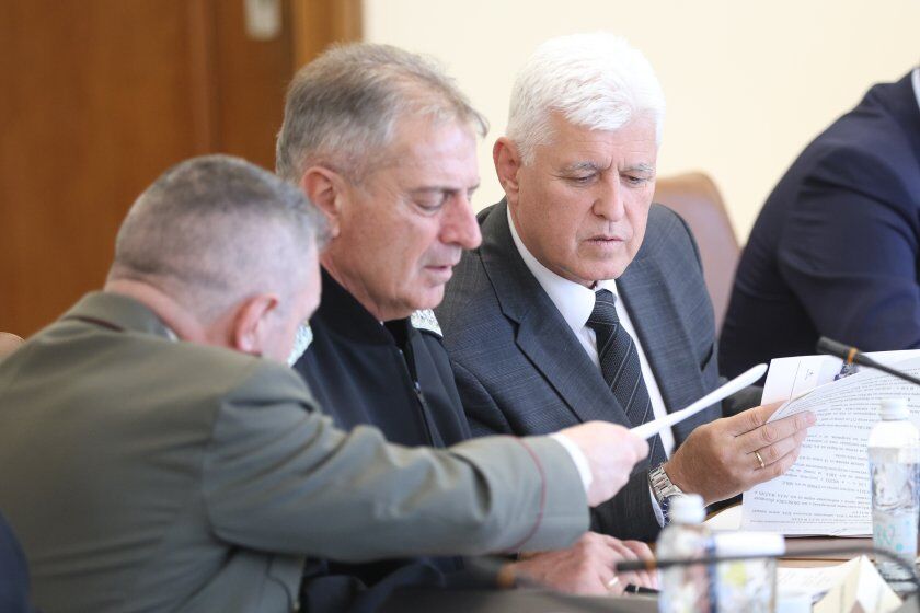 Генерал Радев взе нещата в свои ръце и даде първи подробности за ударените кораби в българската икономическа зона на Черно море