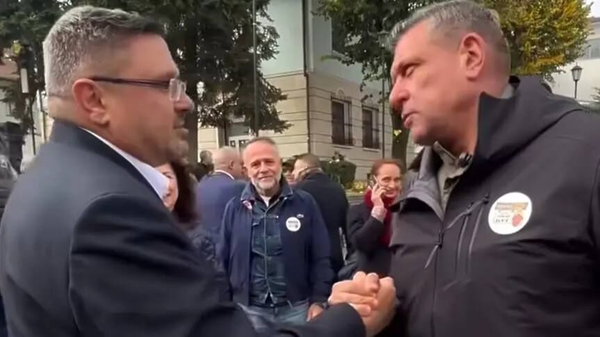 Жоро Кандев позорно избяга от дебата по БНТ и гузен пресрещна Кирил Вълчев на улицата