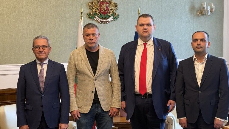 Любим кмет на Пеевски от снимките под герба подаде оставка само ден след старта на “Щит за хората”!