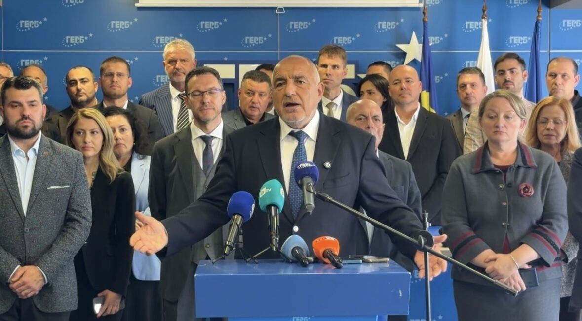 Тарторите на Сглобката Борисов и Пеевски заедно, но поотделно, нападнаха Румен Радев и неговото правителство